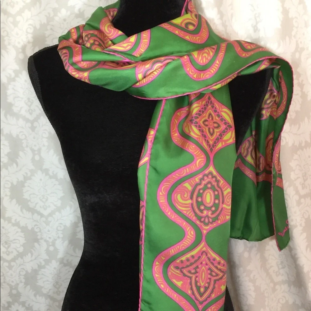 ⭐️HP⭐️Vintage Burmel Silk Scarf  MINT
